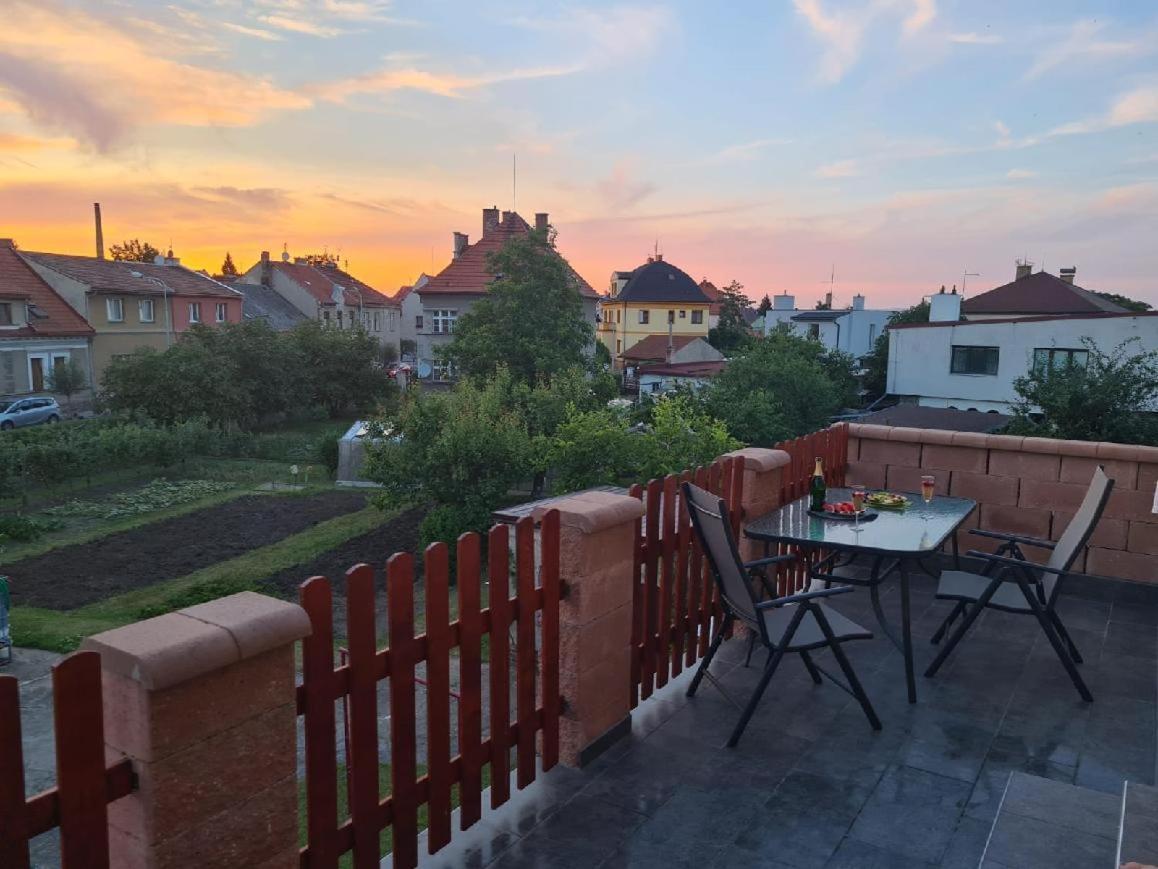 Penzion Flora Žatec Kültér fotó